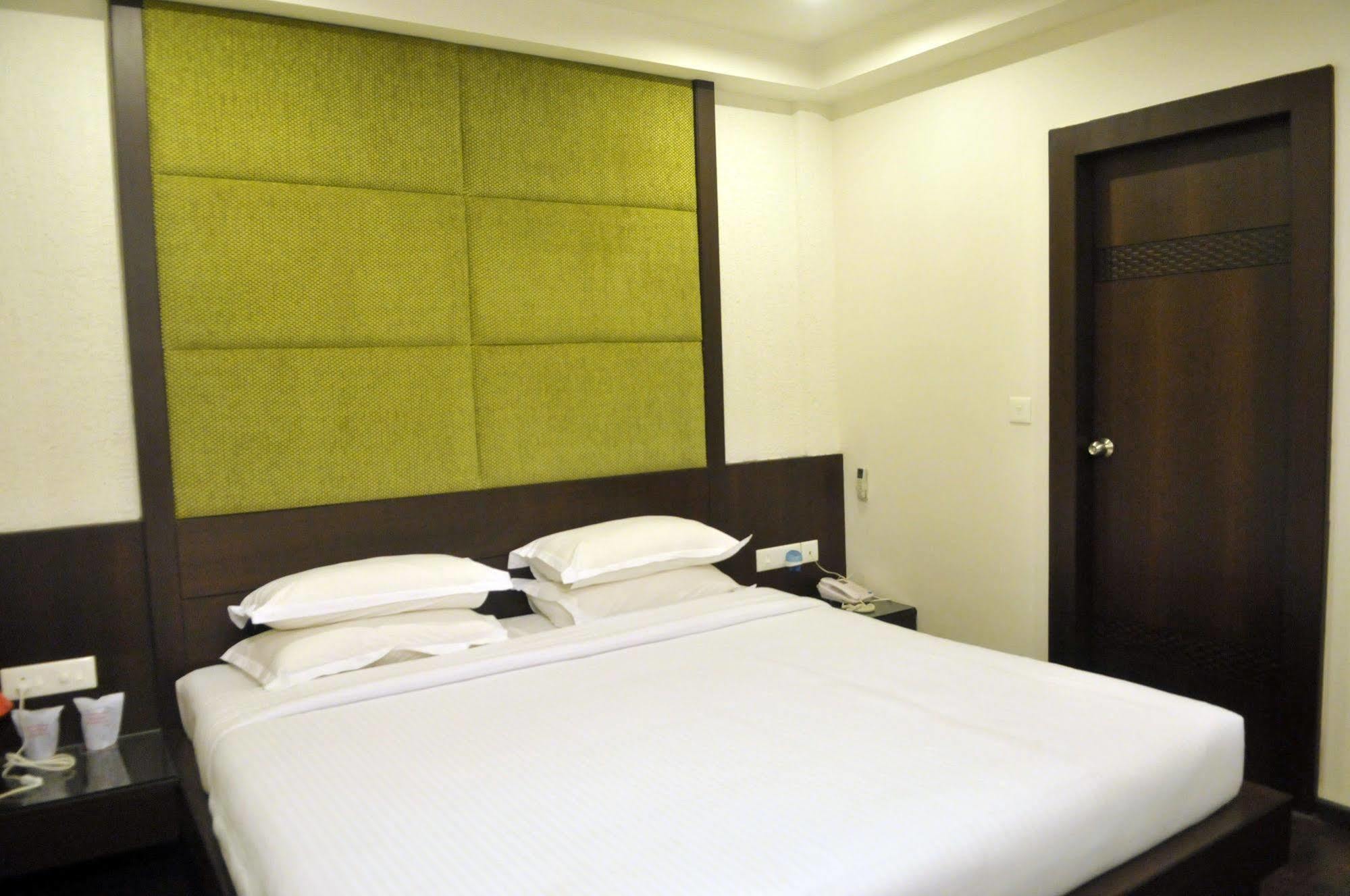 Treebo Trend Hotel Relax Inn Kalkutta Kültér fotó