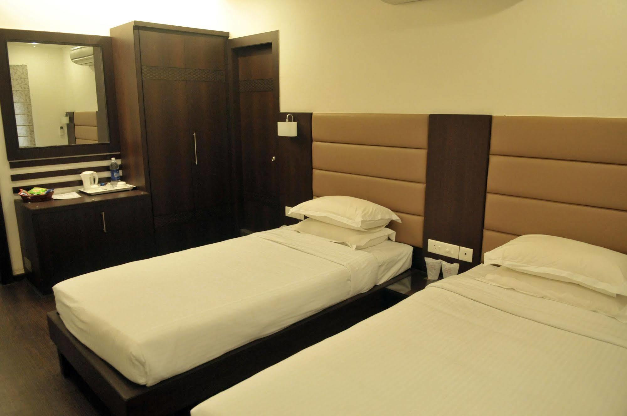 Treebo Trend Hotel Relax Inn Kalkutta Kültér fotó